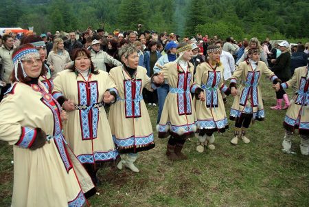 Народы встанут в хоровод