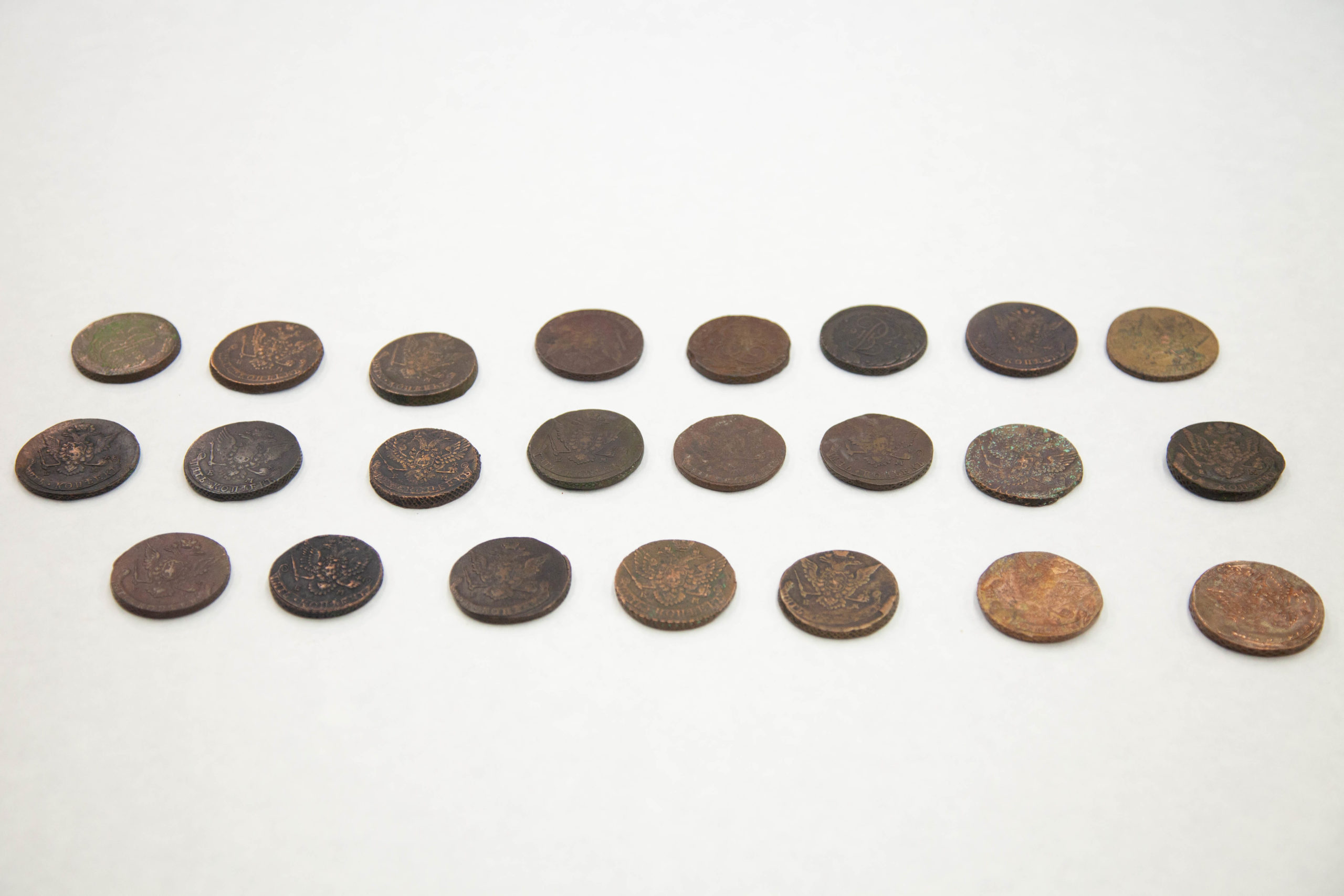 Старинные монеты остались на родине