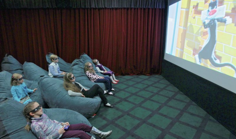 Создателей проектов для детей и молодежи поддержат