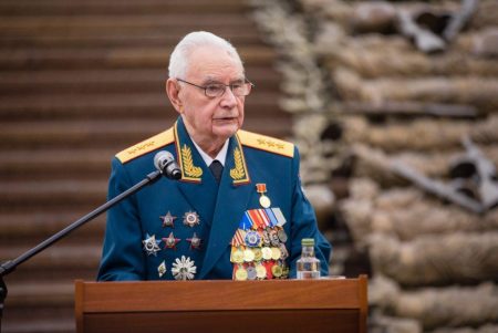 Борис Уткин: «Первый орден Красной Звезды мне вручал командир прямо на позиции»