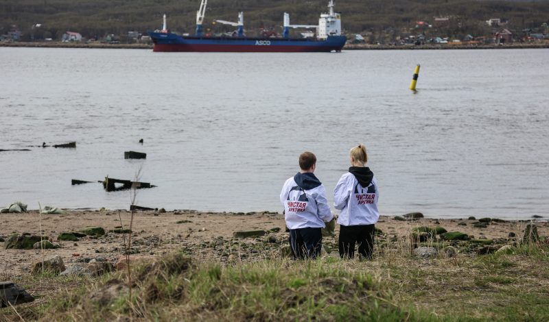 Волонтеры позаботились о братских захоронениях