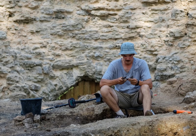 Археологи откопали нож неандертальца
