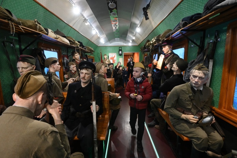 «Поезд Победы» остановился в Смоленске