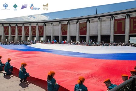 Музей изменит график в День российского флага