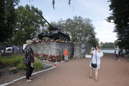 Советский танк в Эстонии пока останется на месте