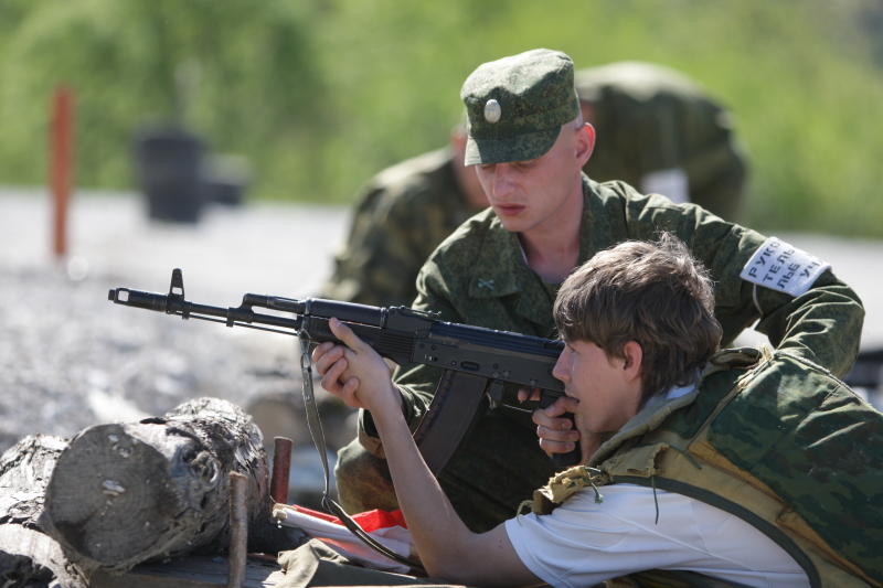 Школьников подготовят к службе в армии