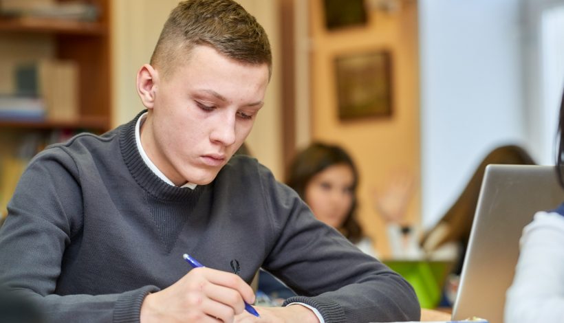 Уровень грамотности оценят эксперты