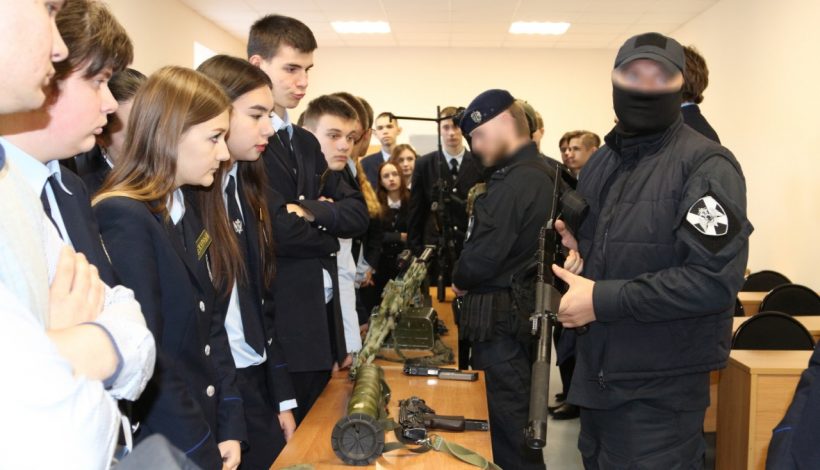 Спецназовцы преподали студентам урок