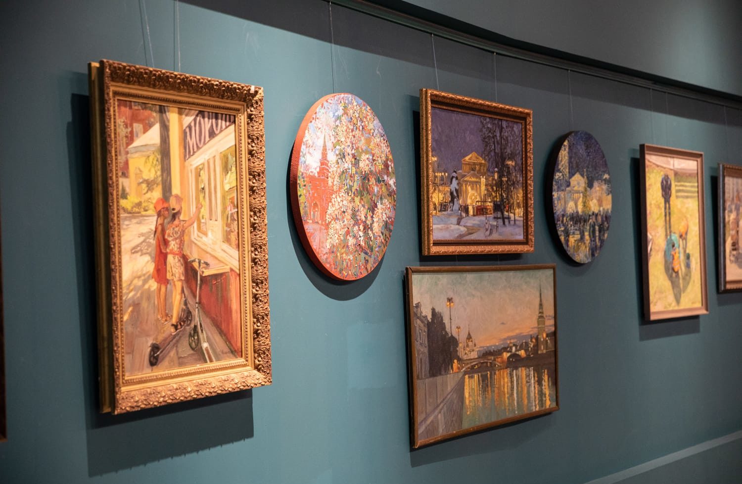 Ко Дню художника в музее рассказали о коллекции картин