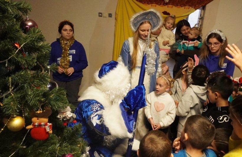 Дети в новых регионах России получили подарки