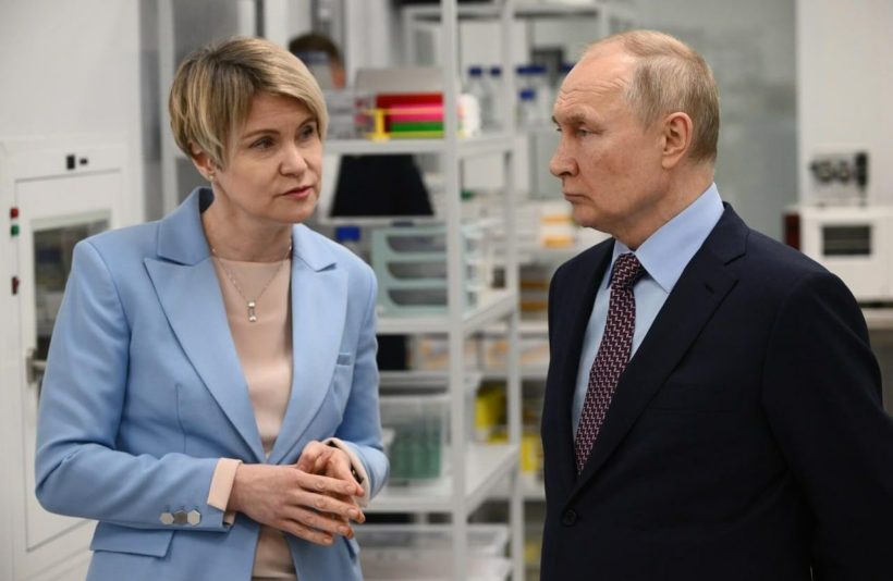 Путин ознакомился с лабораторным комплексом «Сириуса»