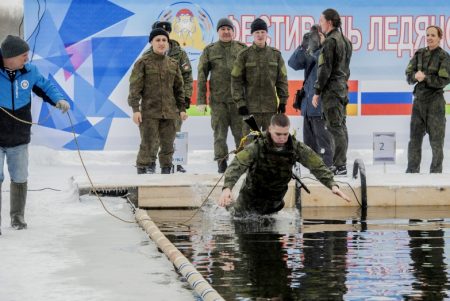 Тюменские курсанты установили рекорд России