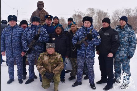 Вызвавшему огонь на себя бойцу установили памятник