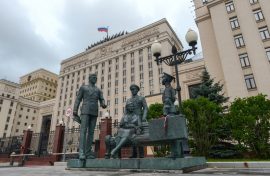 Сотрудники военно-политической службы принимают поздравления