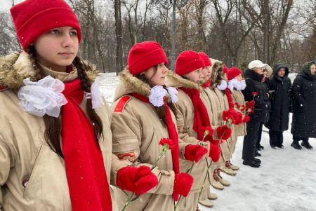 Юнармейцы почтили память освободителей