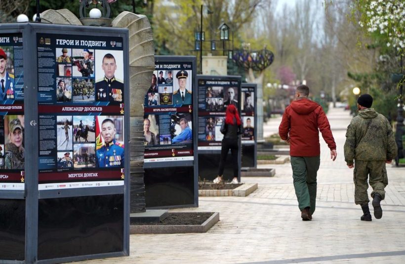 Жители Донецка узнают о героях и подвигах