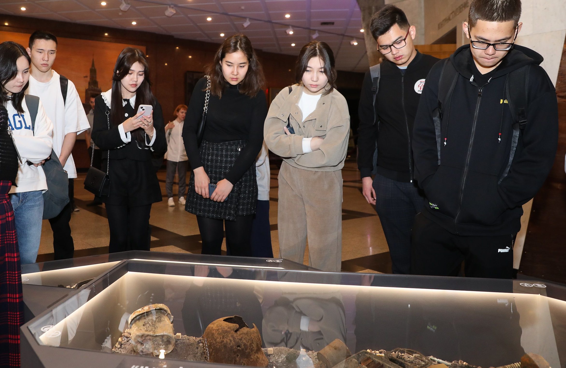 Старшеклассники Киргизии и Казахстана посетили Музей Победы
