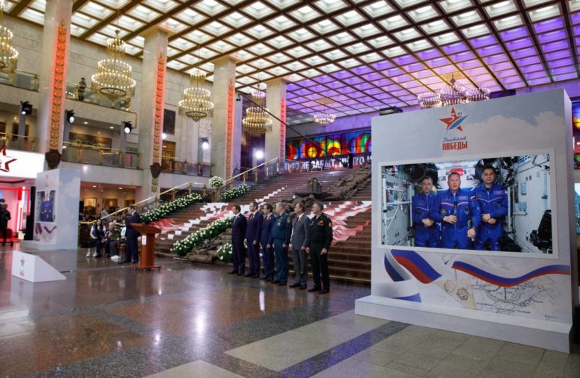 Космонавты поздравили участников «Диктанта Победы» в Музее
