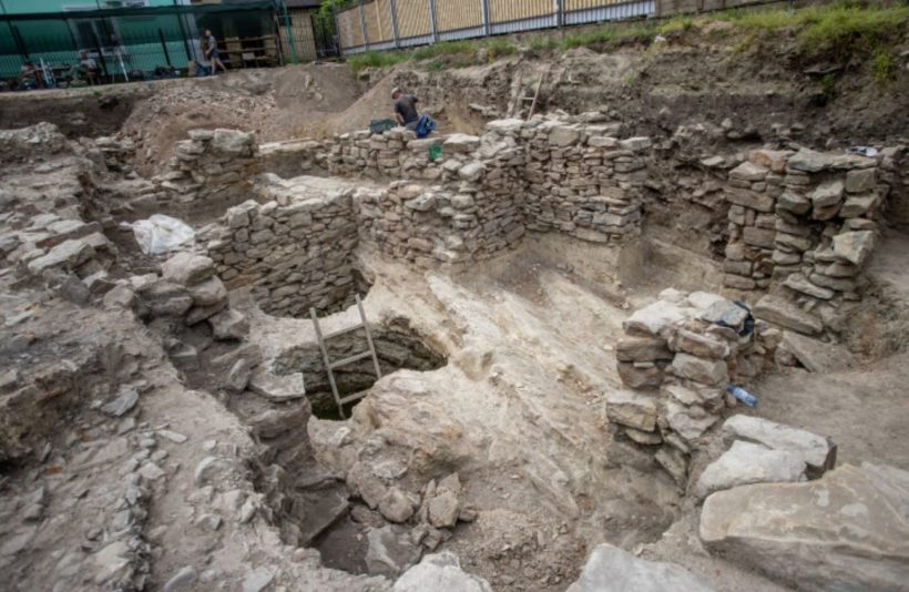 В Анапе раскопали древние винодельни