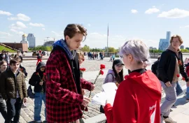 «Движение Первых» и ветераны украсили «Окна Победы»