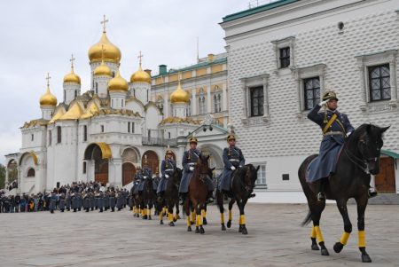 Караулы Кремля открывают сезон