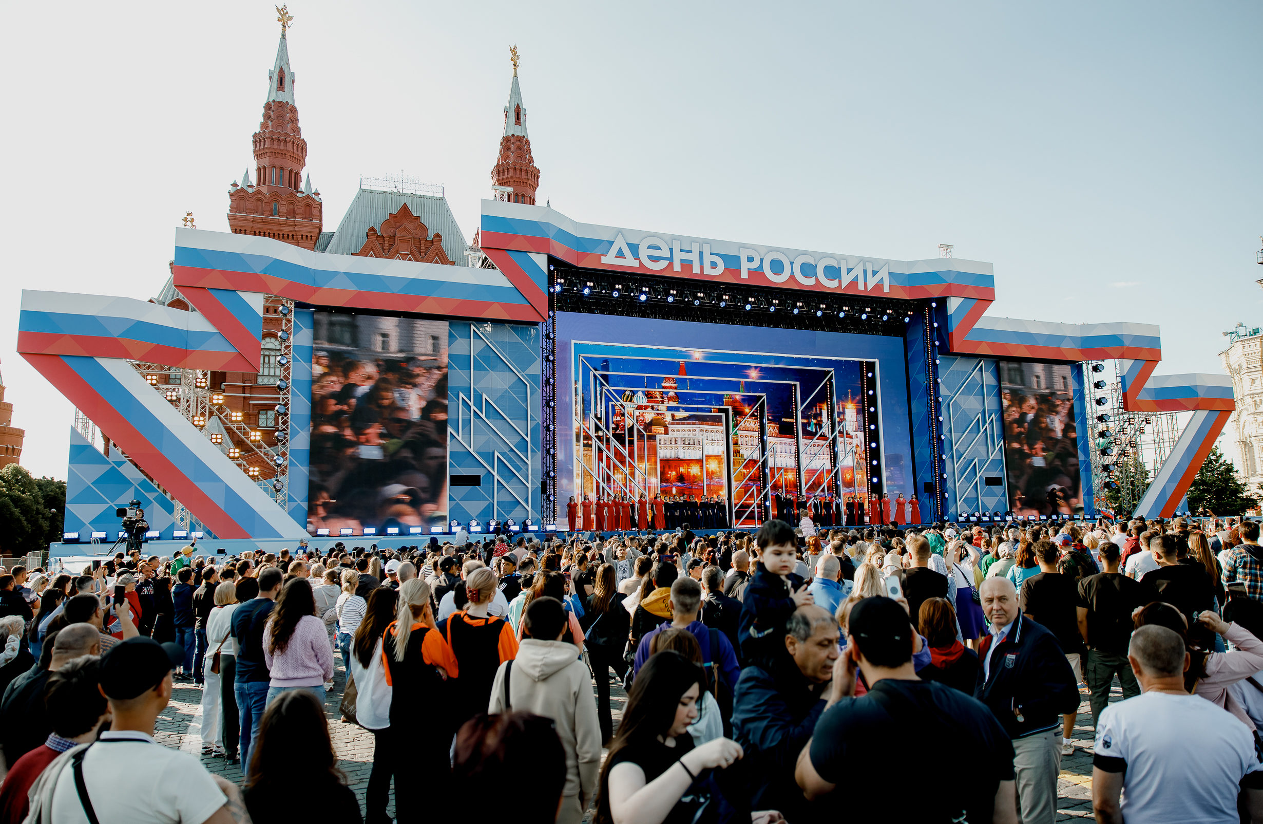 День Победы красная площадь. Красная площадь Москва 2023. 12 Июня концерт на красной площади Москва. Концерт на красной площади 24 мая 2024 года.