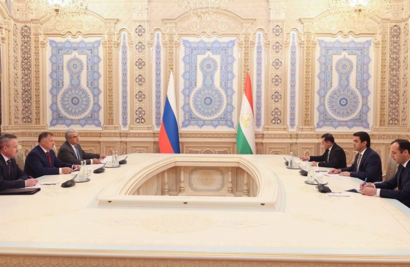 Образование укрепило дружбу
