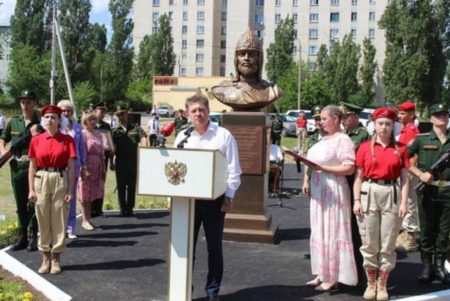 Легенде Руси и современным героям посвятили семейный парк