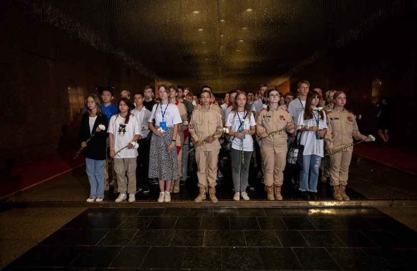 Школьники почтили память жертв Донбасса