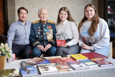 Фронтовик посвятил книгу Великой Победе