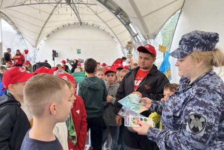 Дети узнали о службе росгвардейцев