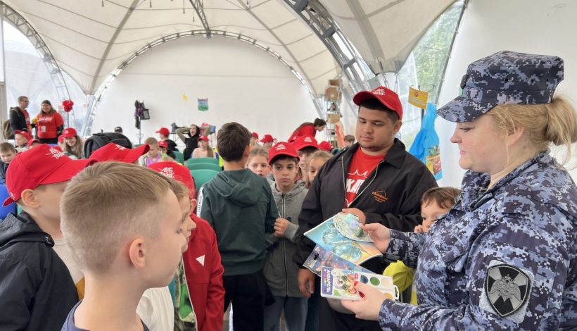Дети узнали о службе росгвардейцев