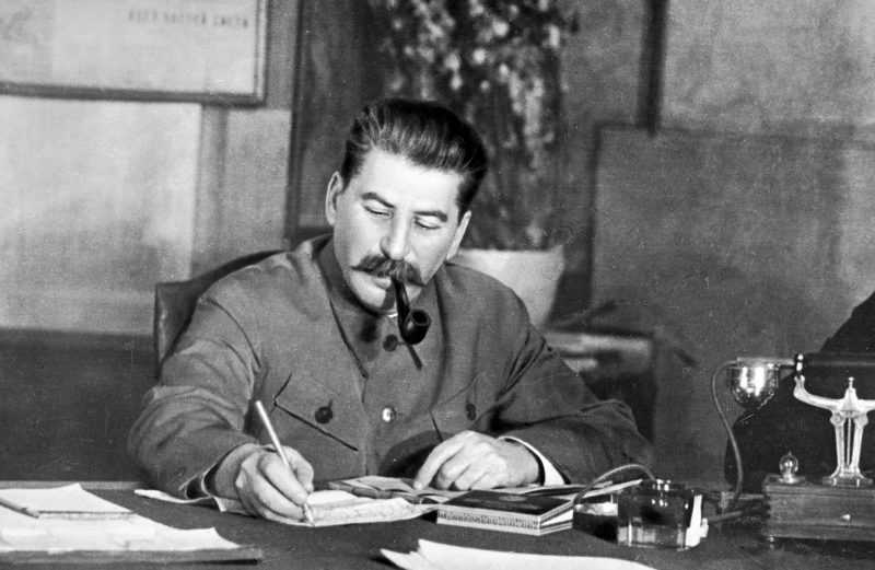 25 редких фото Сталина: в быту и на работе