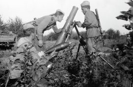  Легендарным минометчикам посвятили мемориал