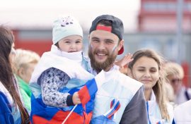 Россияне отмечают День страны