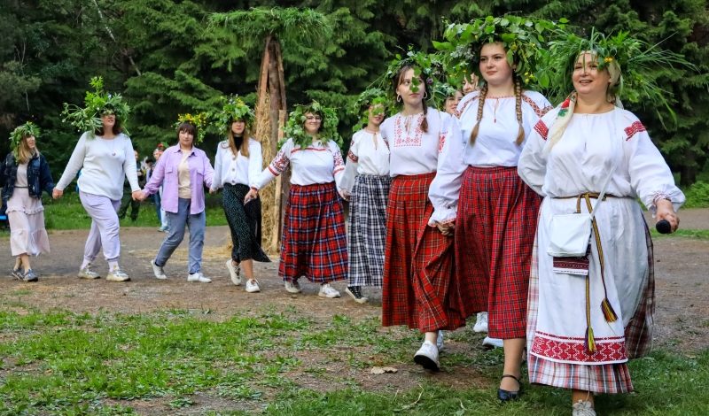 Народы встанут в хоровод