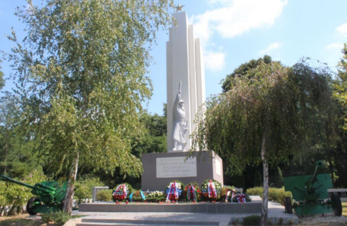 Советский мемориал отреставрирован в Венгрии