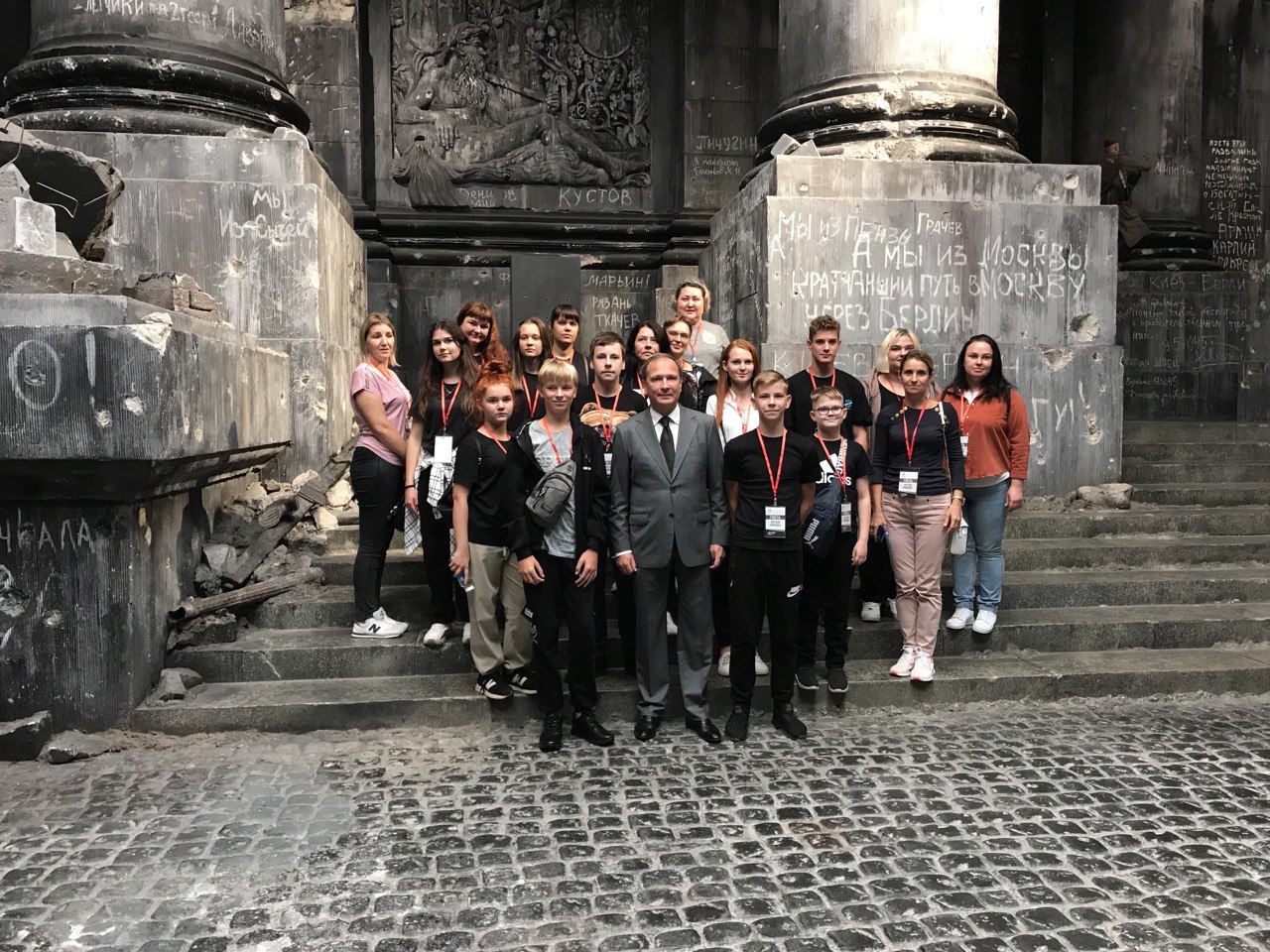 Дети из новых регионов увидели «Подвиг Народа»