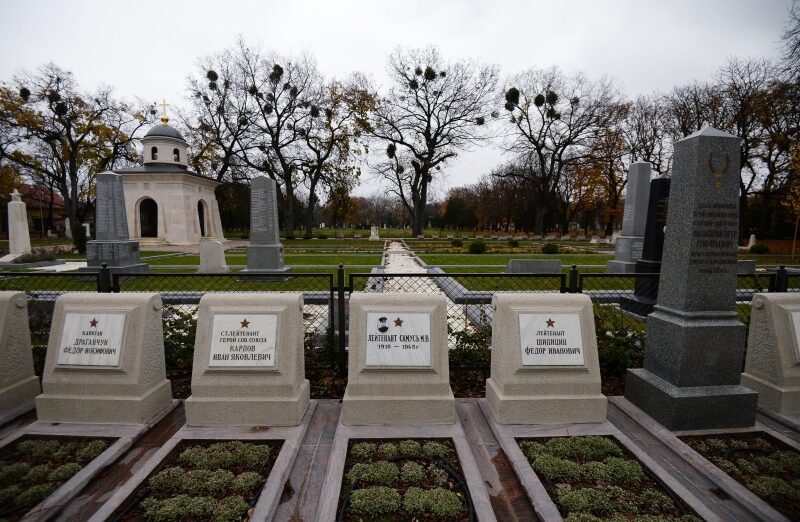 Воинский мемориал открыли в Венгрии