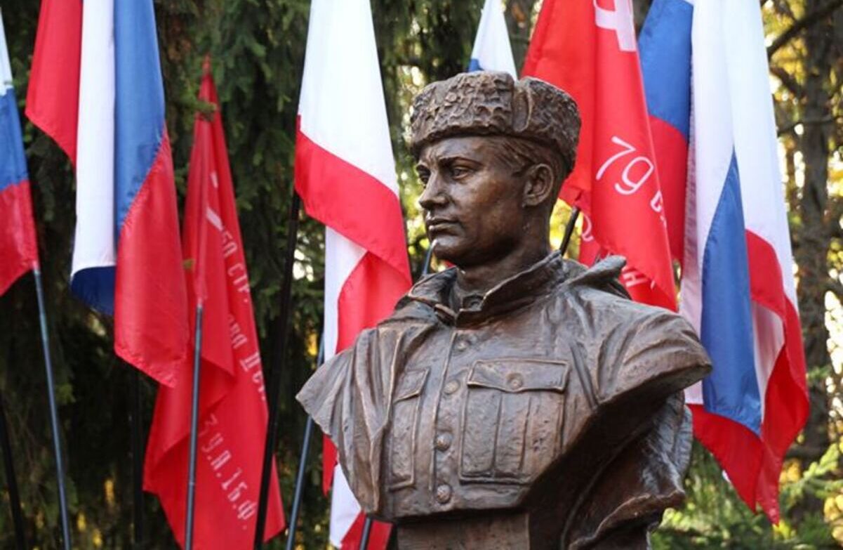 Советскому военачальнику посвятили памятник