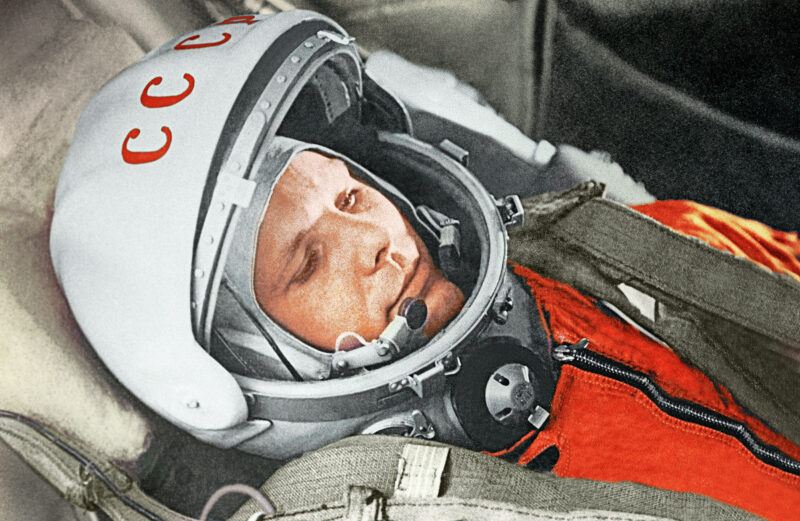 Первому космонавту посвятили памятник