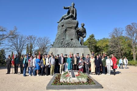 Город-герой посмотрит духовное кино