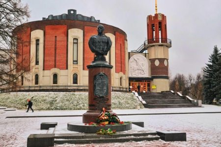 Дочери великого полководца посвятили выставку