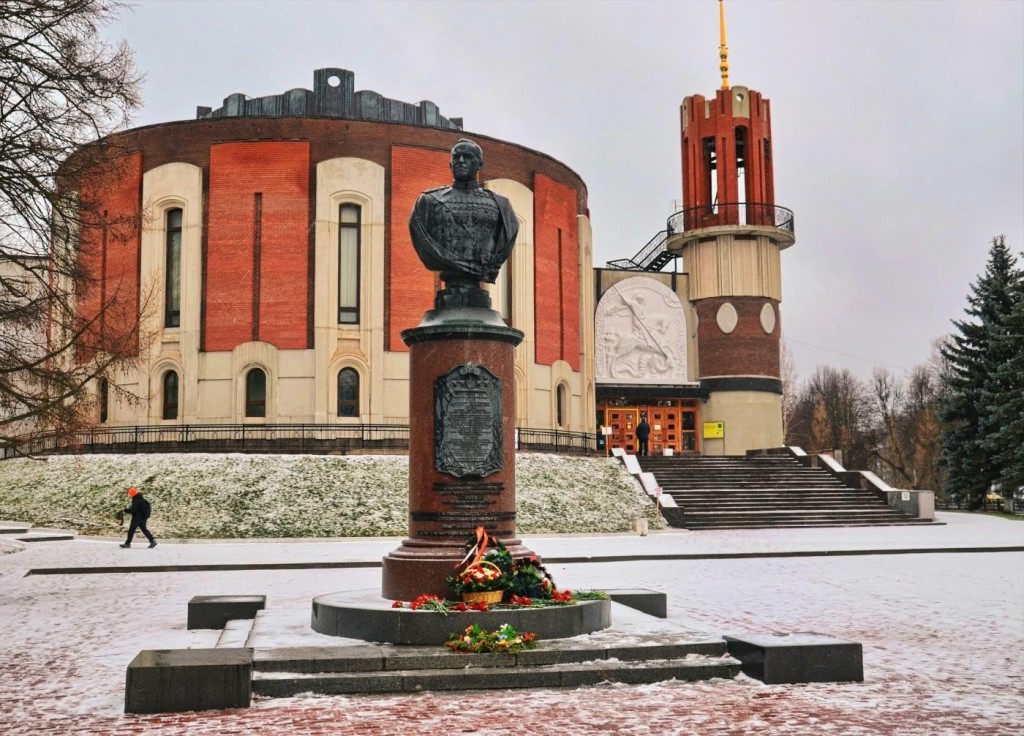 Дочери великого полководца посвятили выставку