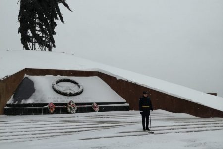 Новобранцы приняли присягу у Ржевского мемориала