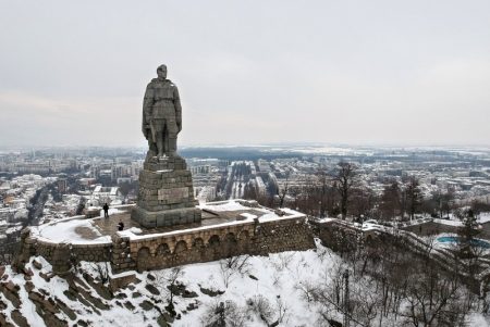 Страны объединились в защиту памятника