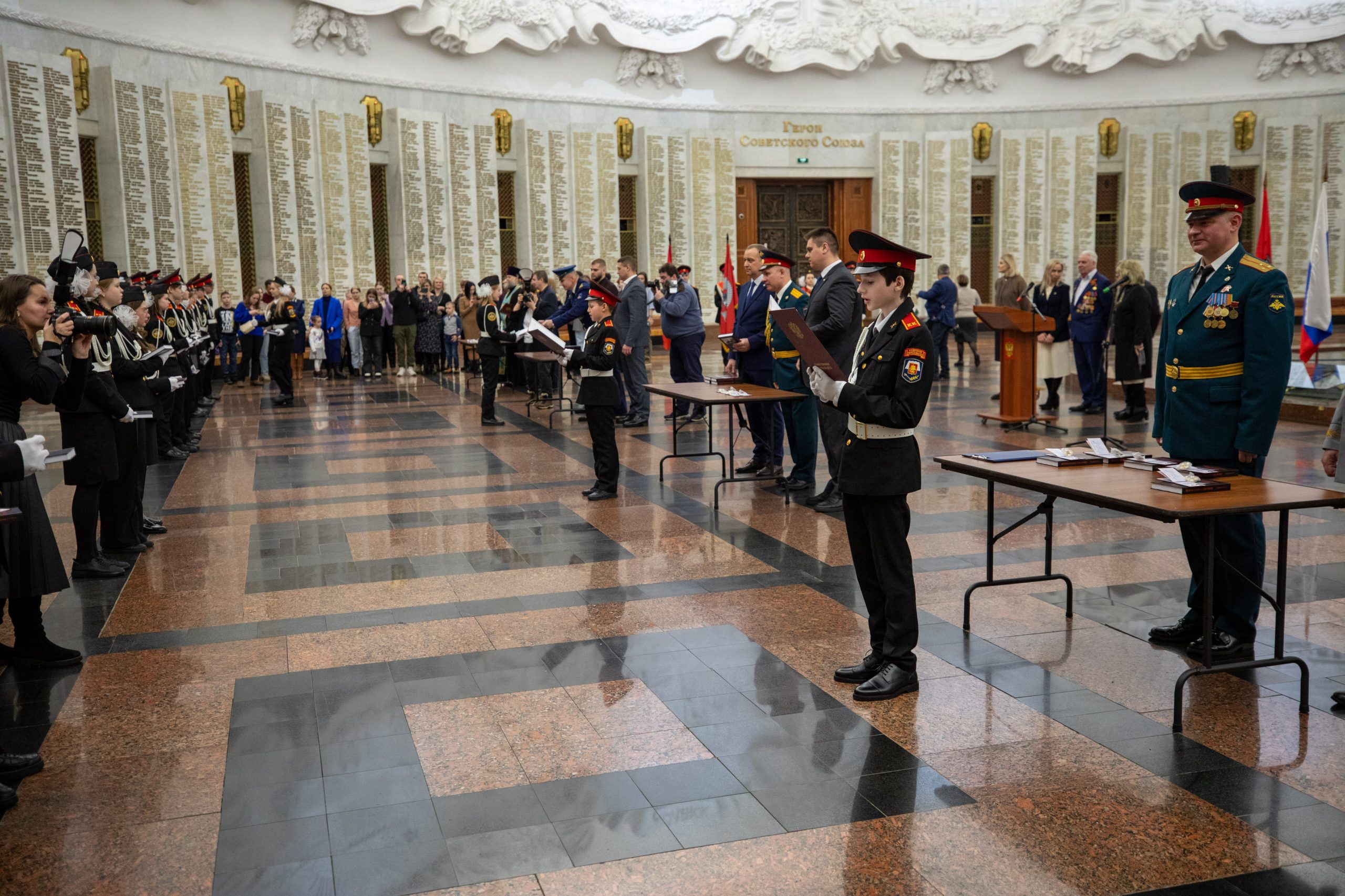 Кадеты поклялись в верности братству