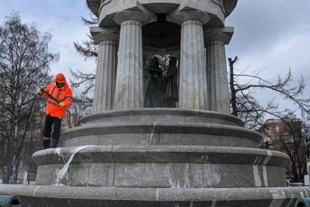 Венчание Пушкина и Гончаровой отчеканили в серебре