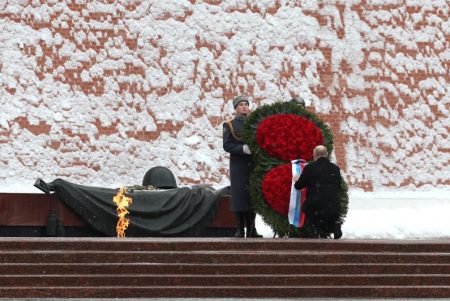 Память о защитниках пронесут через века