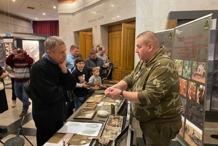 Поисковики представили выставку в Музее